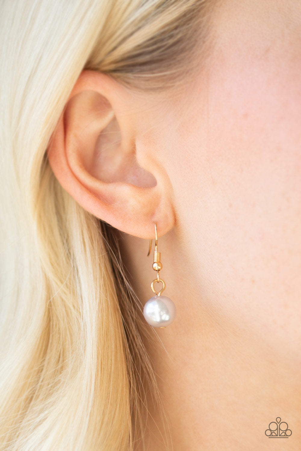 Paparazzi ♥ Classical Cadence - Gold ♥ Necklace