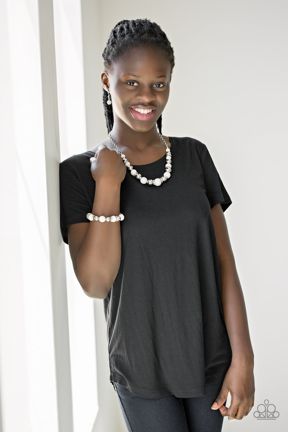 Paparazzi ♥ Ruling Class Radiance - White ♥ Bracelet