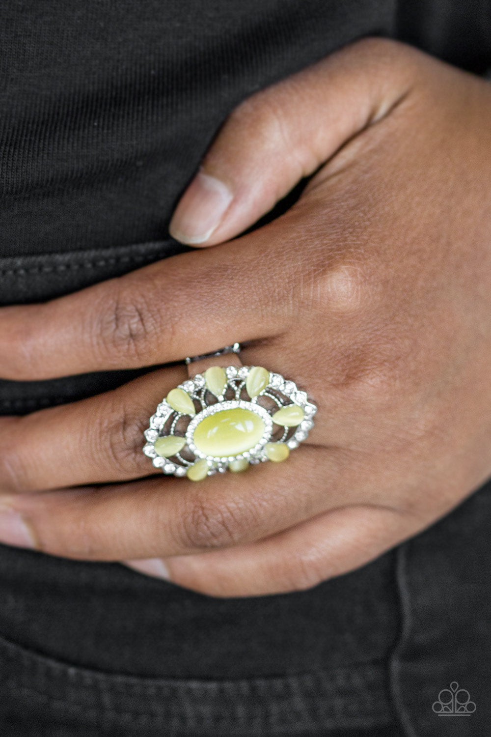 Paparazzi ♥ Over The MOONFLOWER - Yellow ♥ Ring
