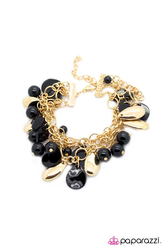 Paparazzi ♥ Whats The Commotion? - Black ♥ Bracelet