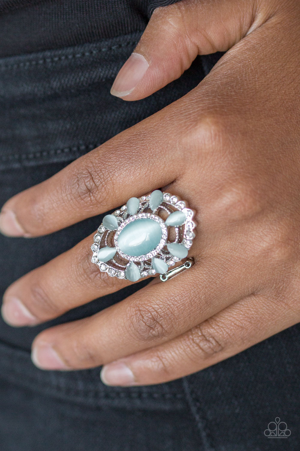 Paparazzi ♥ Over The MOONFLOWER - Blue ♥ Ring