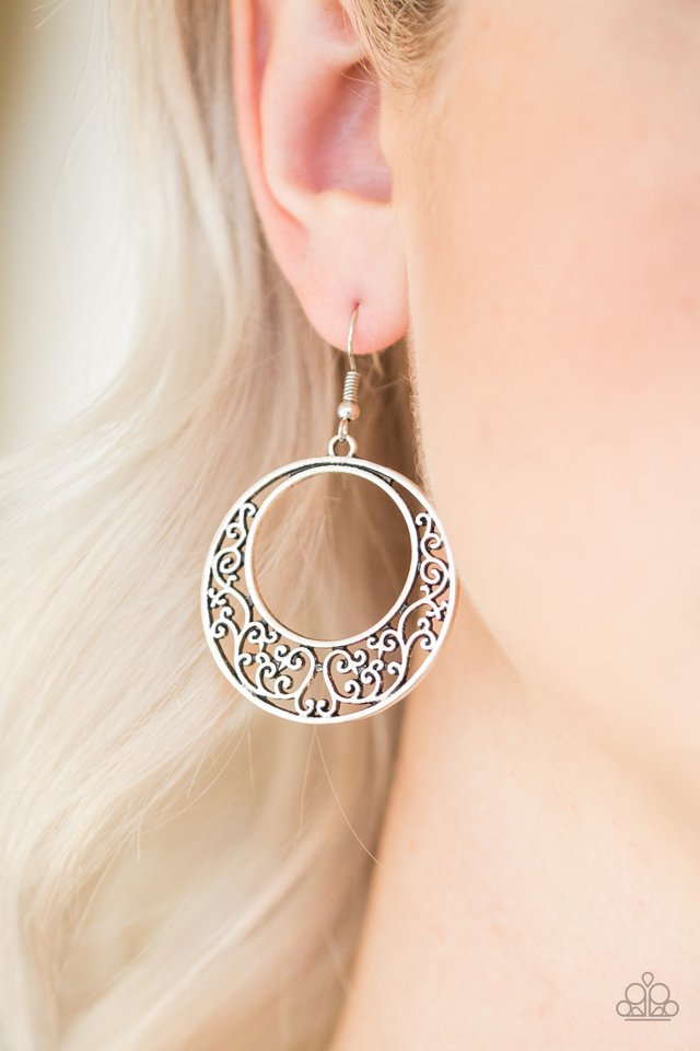 Paparazzi ♥ Newport Nautical - Silver ♥ Earrings