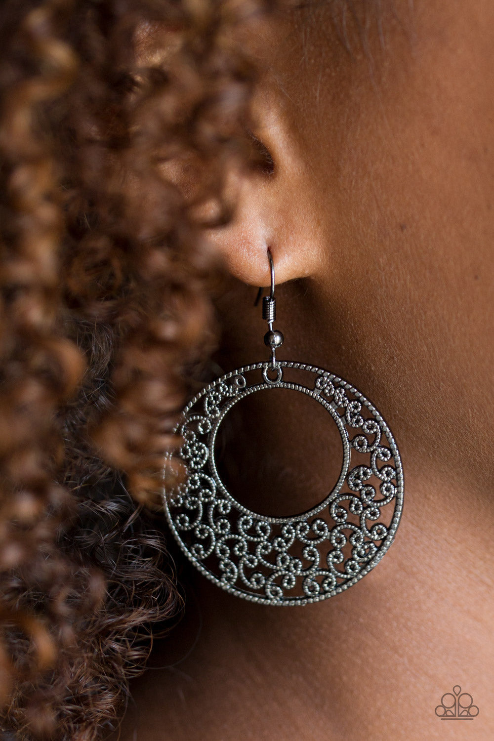 Paparazzi ♥ Wistfully Winchester - Black ♥ Earrings