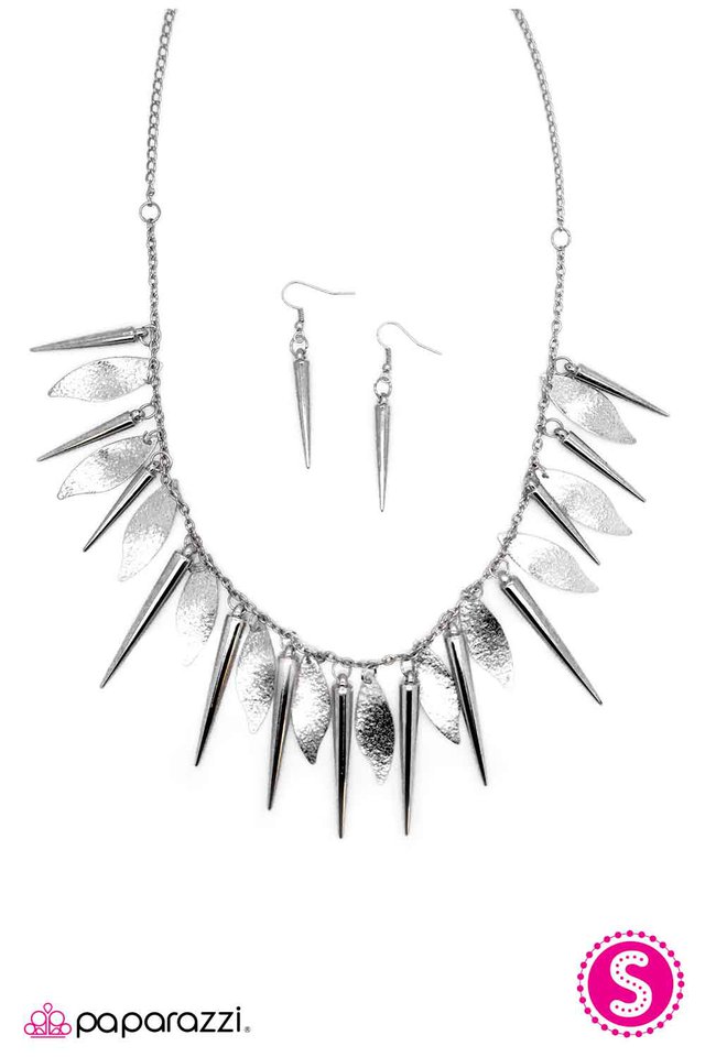Paparazzi ♥ Fatal Attraction - Silver ♥ Necklace