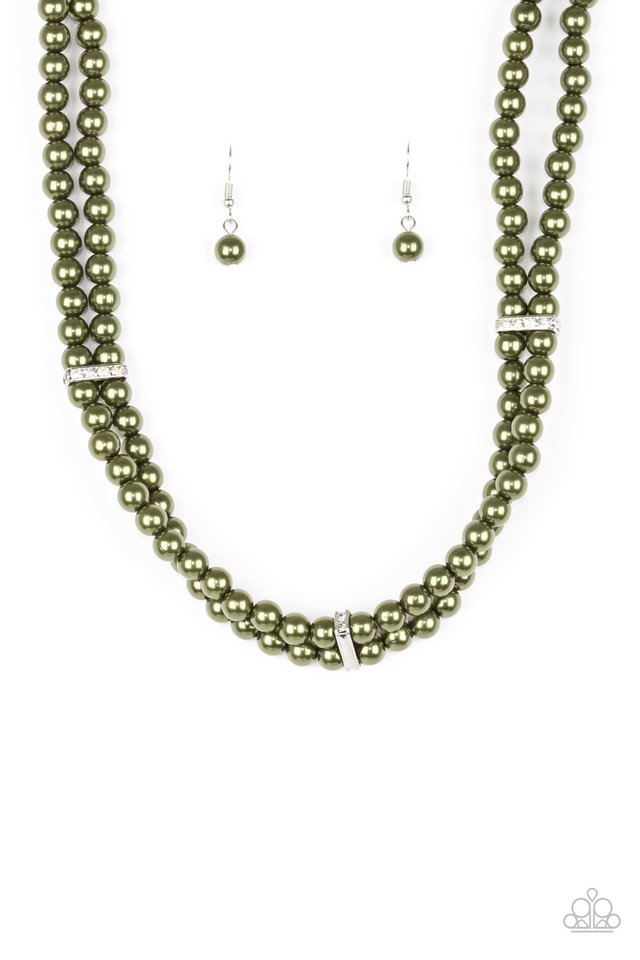 Paparazzi Put On Your Party Dress - Green Necklace LisaAbercrombie Paparazzi Put On Your Party Dress - Green Necklace LisaAbercrombie
