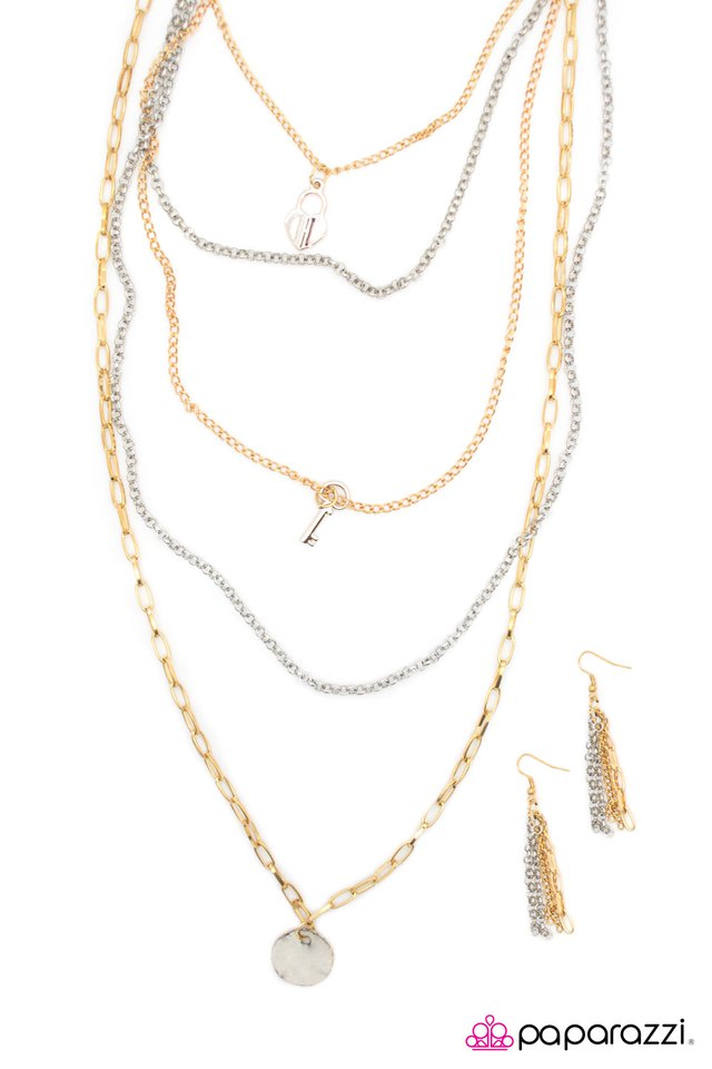 Paparazzi ♥ Right On Key - Gold ♥ Necklace