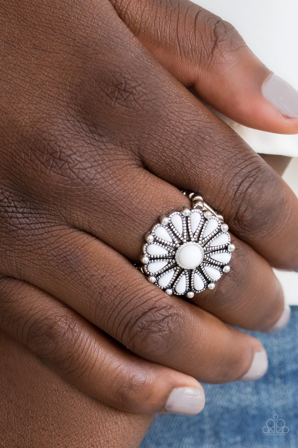Paparazzi ♥ Poppy Pop-tastic - White ♥ Ring