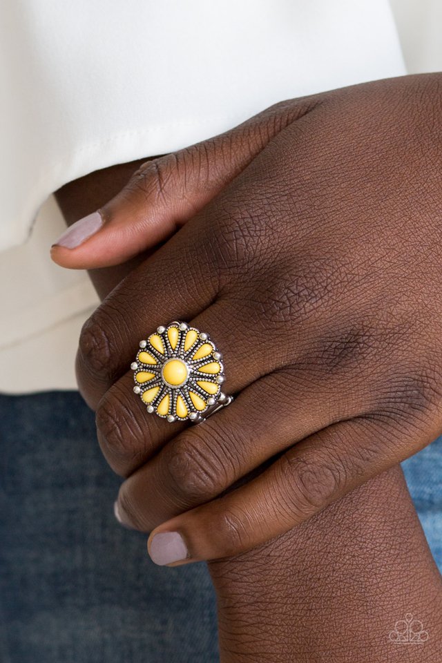 Paparazzi ♥ Poppy Pop-tastic - Yellow ♥ Ring