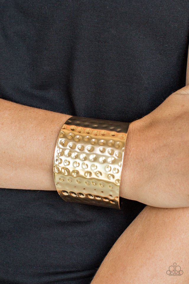 Paparazzi ♥ Wonderfully Wonder Woman - Gold ♥ Bracelet