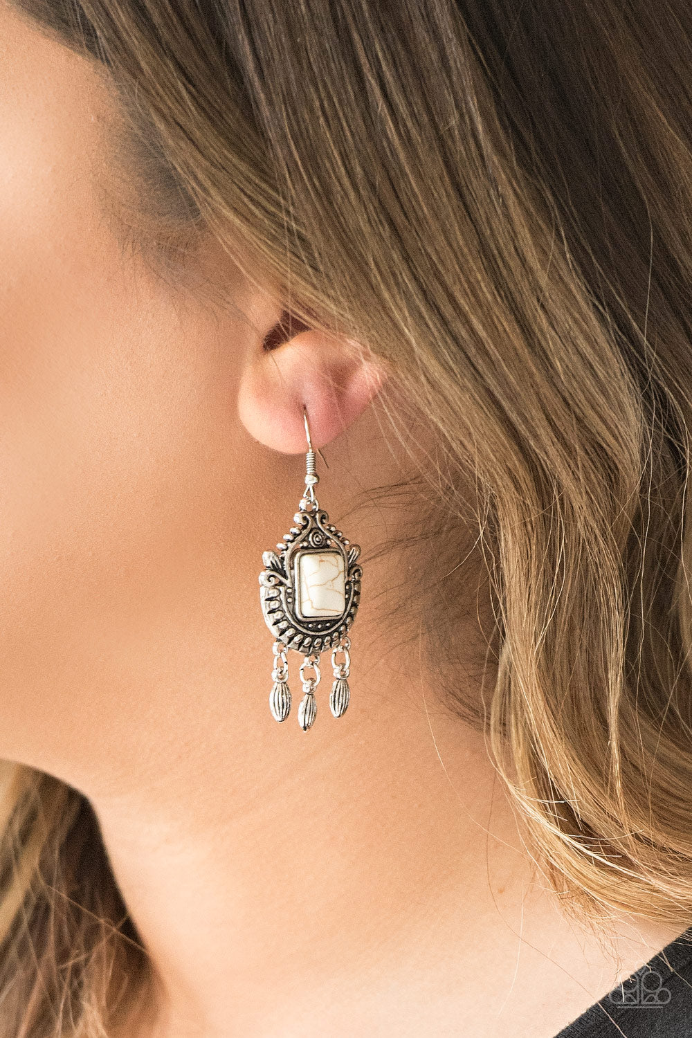 Paparazzi ♥ Open Pastures - White ♥ Earrings