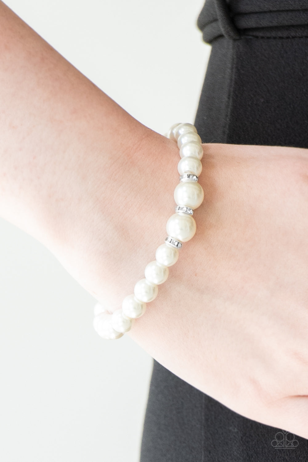 Paparazzi ♥ Radiantly Royal - White ♥ Bracelet