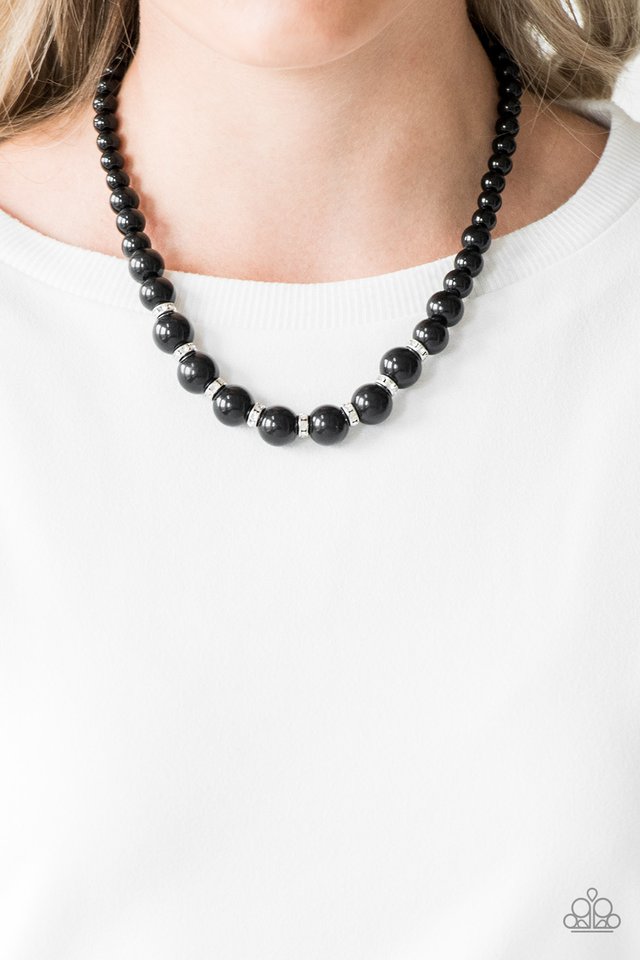 Paparazzi ♥ Showtime Shimmer - Black ♥ Necklace