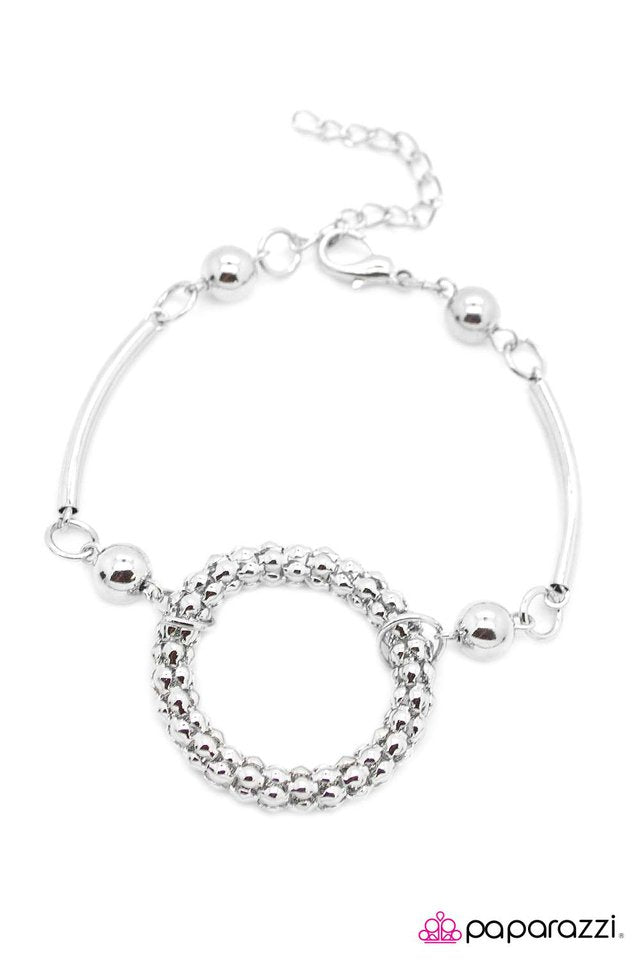 Paparazzi ♥ Front and Center - Silver ♥ Bracelet