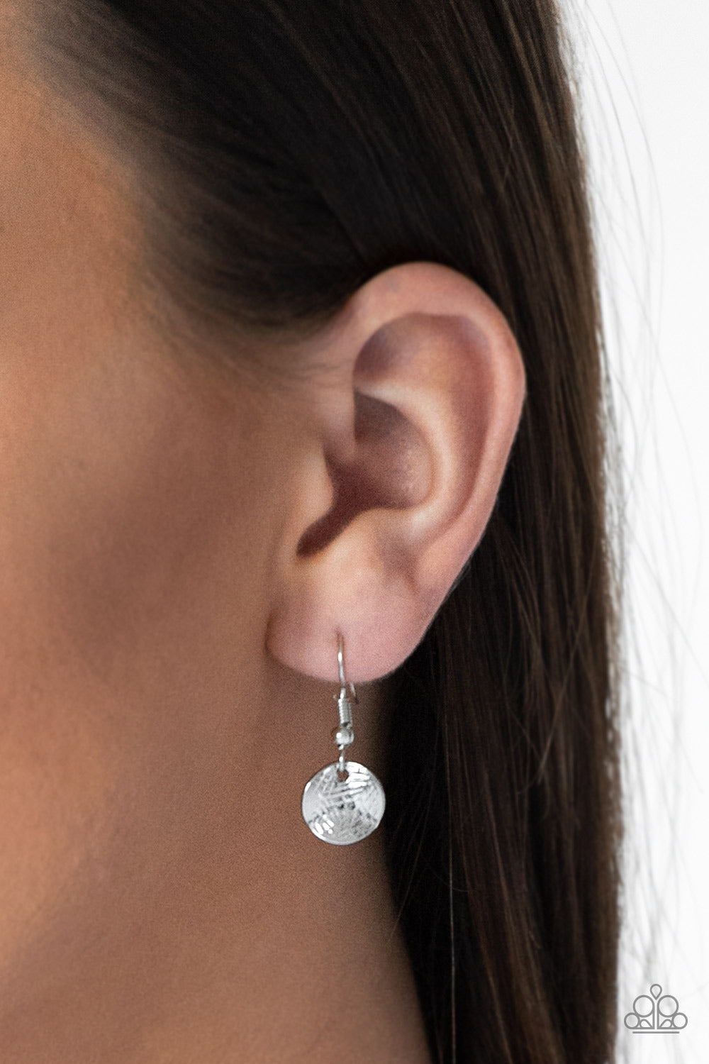 Paparazzi ♥ Simple Sheen - Silver ♥ Necklace