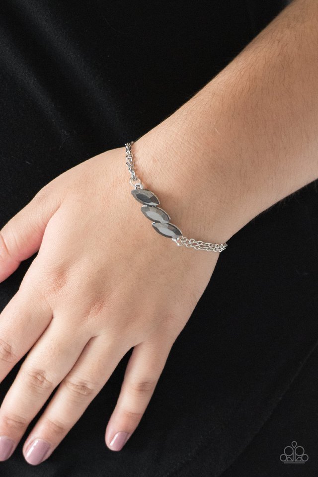 Paparazzi ♥ Pretty Priceless - Silver ♥ Bracelet