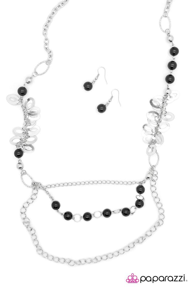 Paparazzi ♥ Shake It Off - Black ♥ Necklace