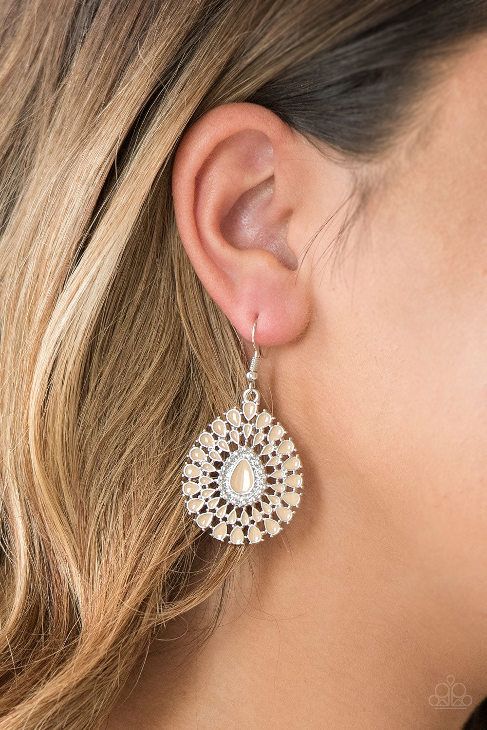 Paparazzi ♥ City Chateau - Brown ♥ Earrings