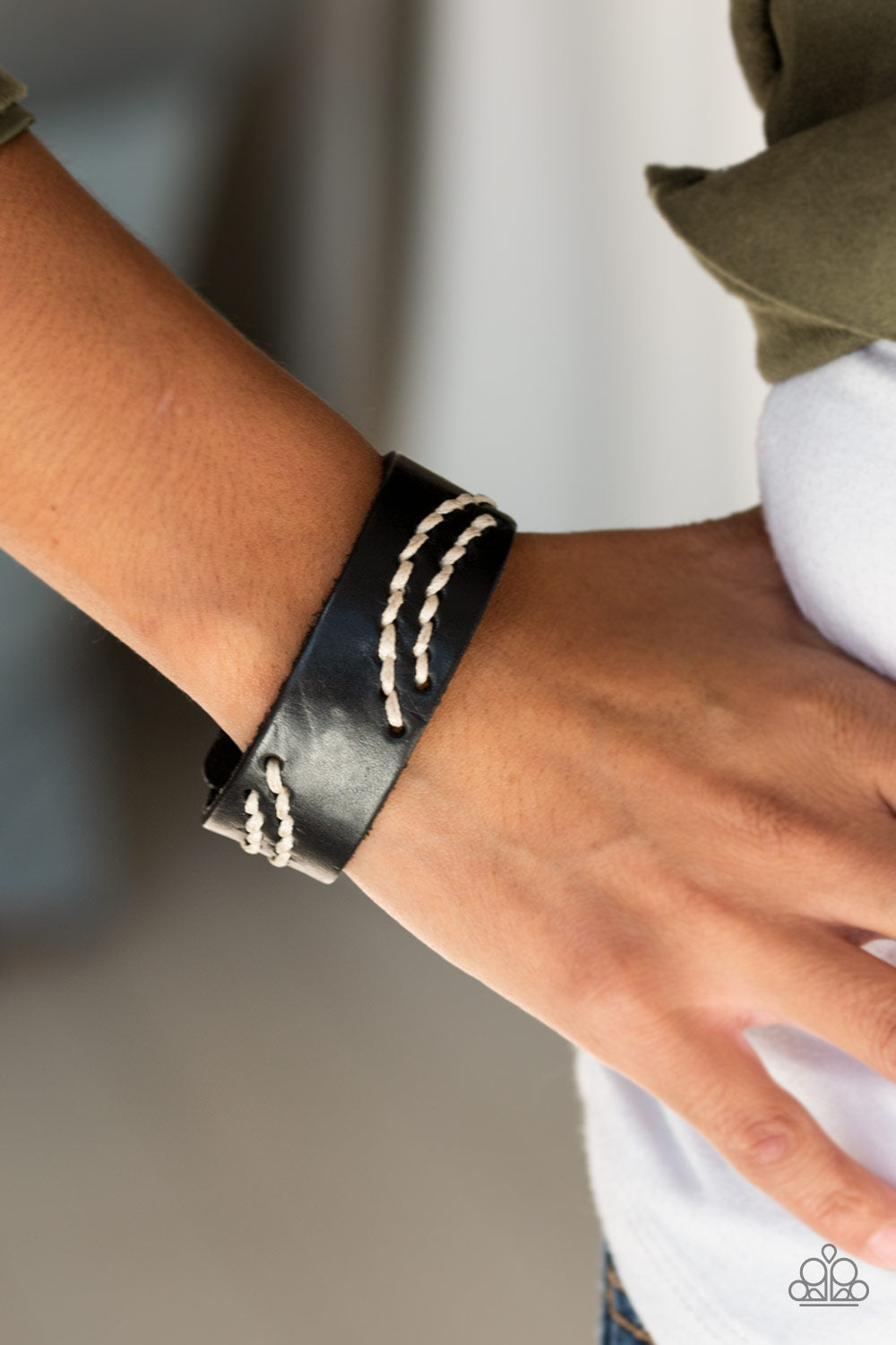 Paparazzi ♥ Rural Roamer - Black ♥ Bracelet