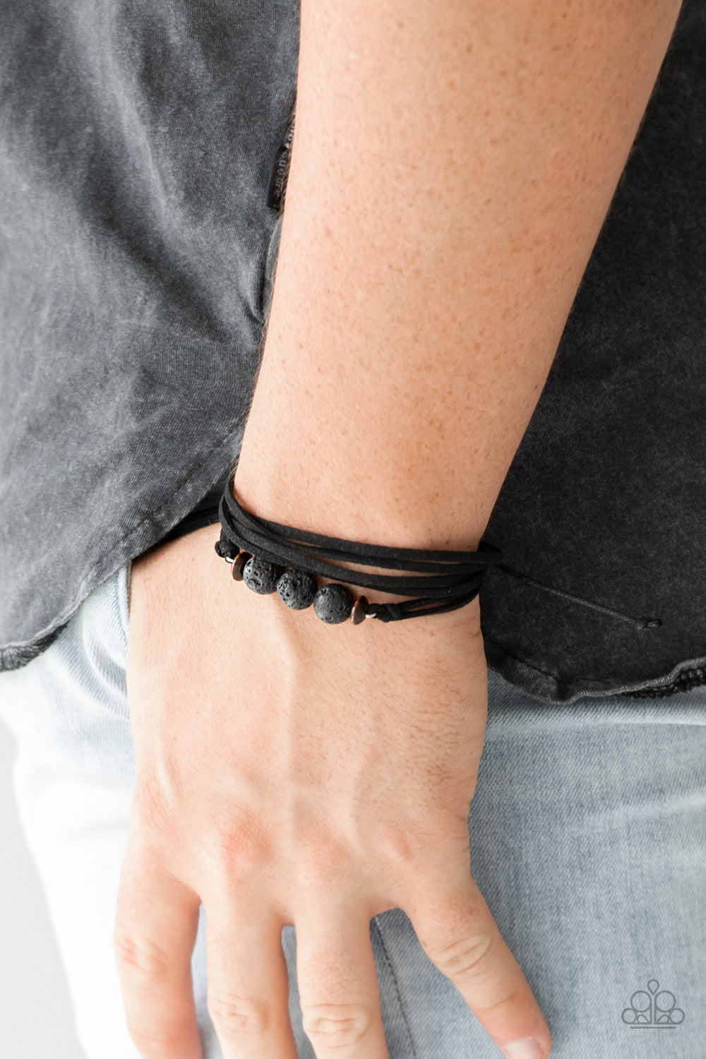Paparazzi ♥ Adventure Zone - Black ♥ Bracelet