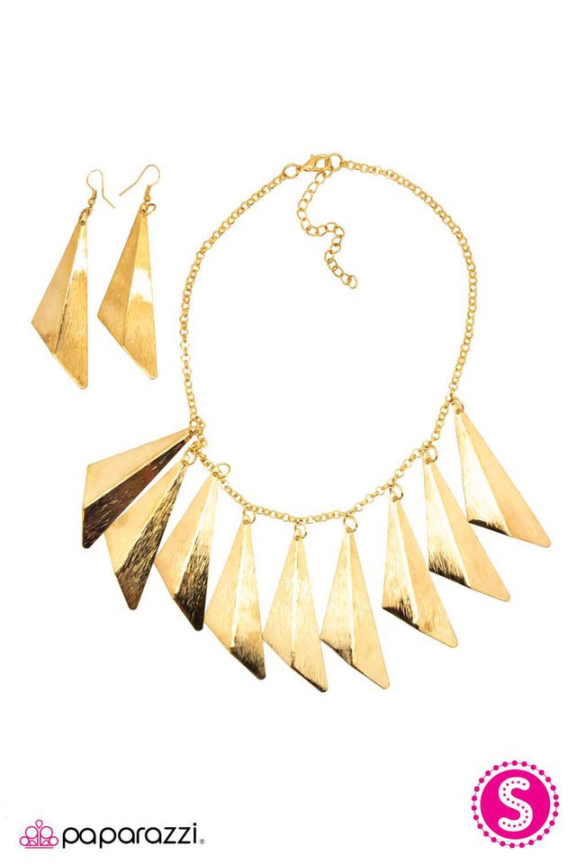 Paparazzi ♥ Bend the Rules - Gold ♥ Necklace