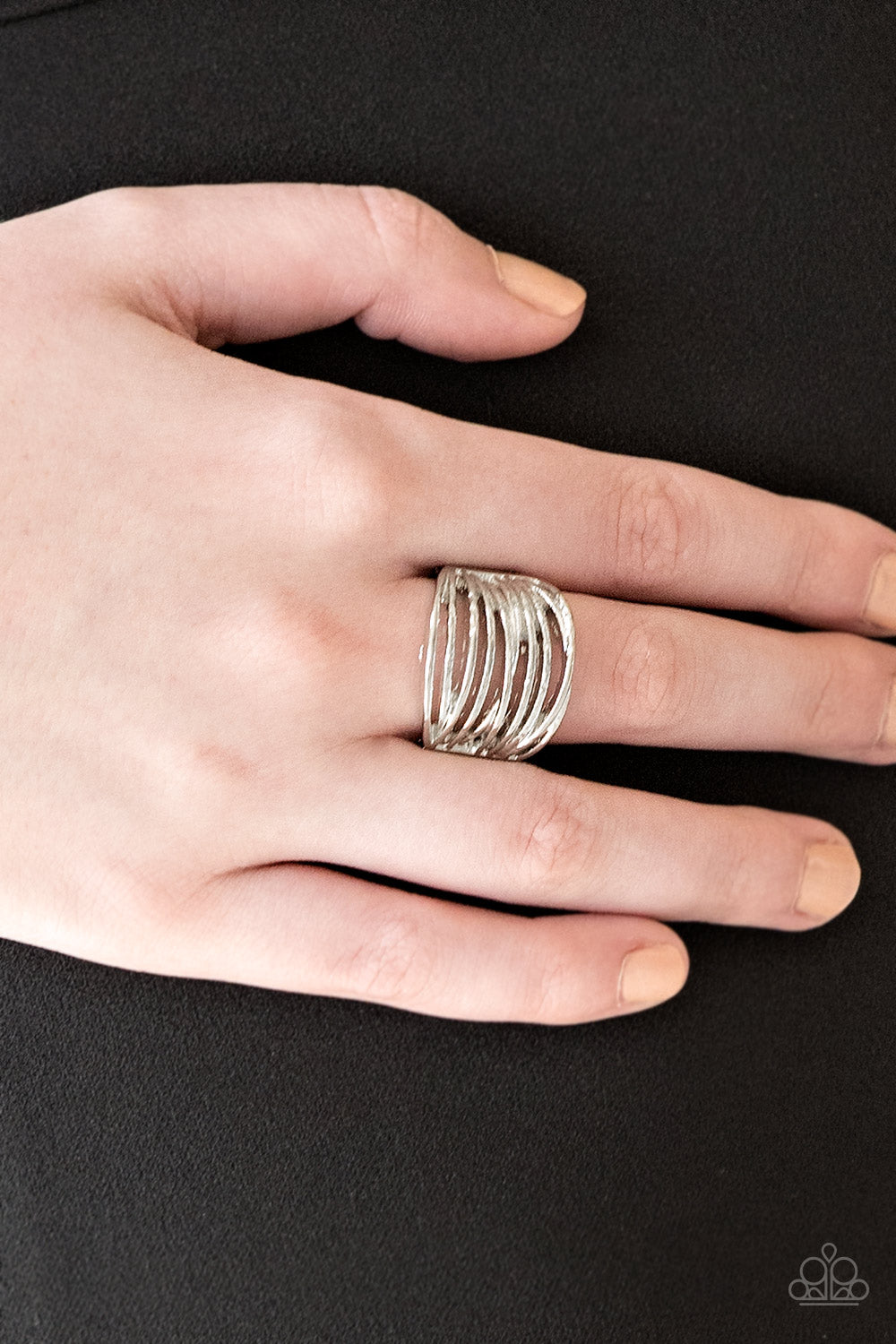 Paparazzi ♥ Give Me Space - Silver ♥ Ring