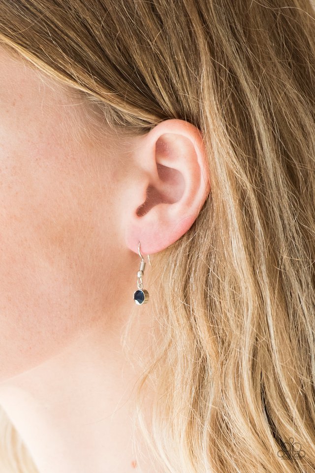 Paparazzi ♥ Center Of Attention - Blue ♥ Necklace