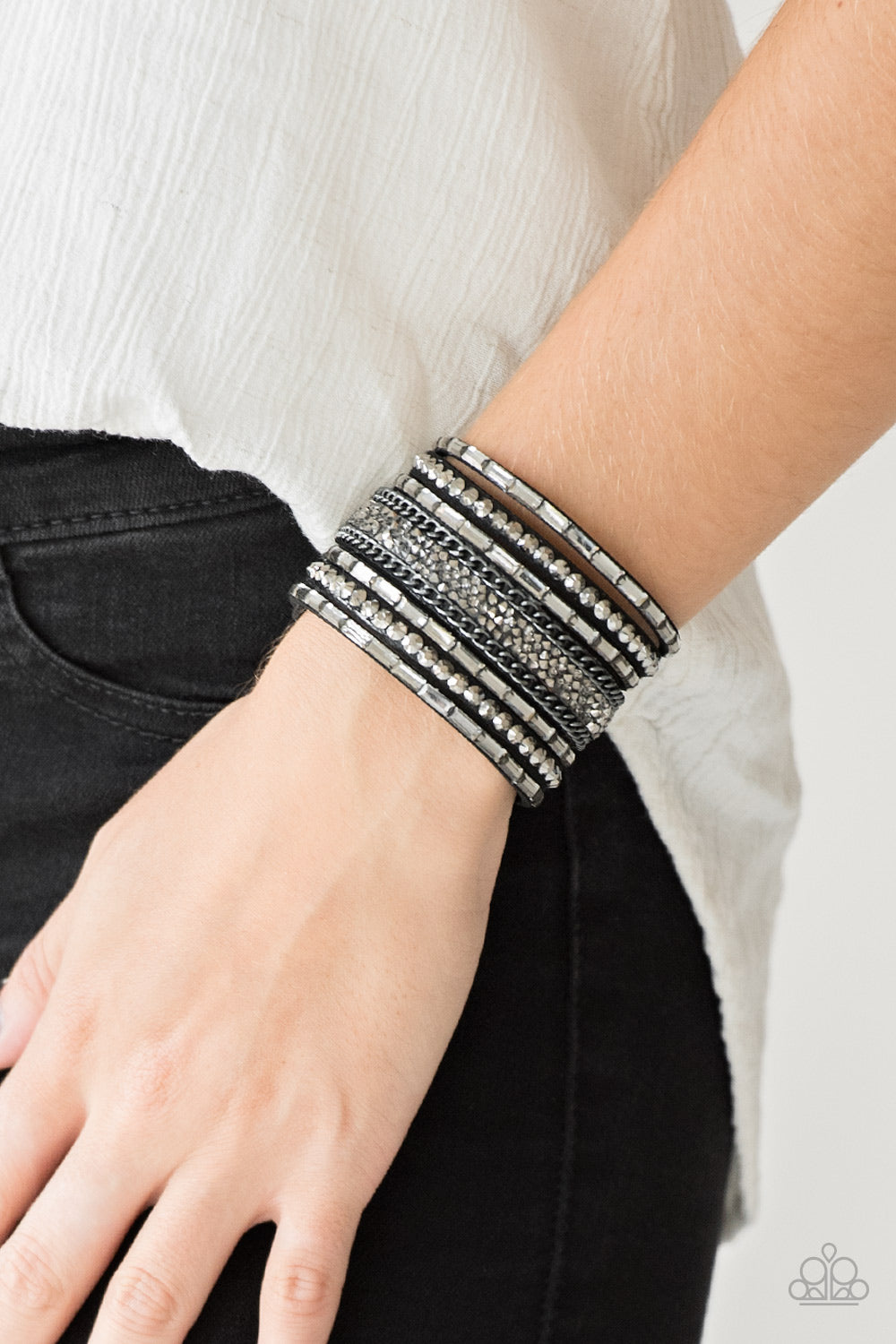 Paparazzi ♥ Rhinestone Rumble - Black ♥ Bracelet