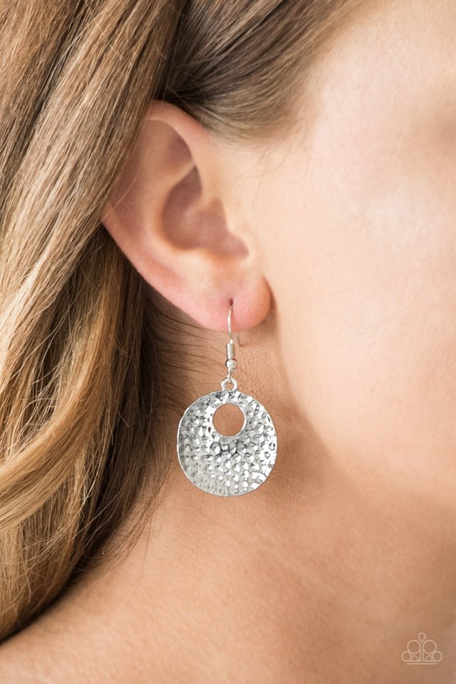 Paparazzi ♥ A Taste For Texture - Silver ♥ Earrings