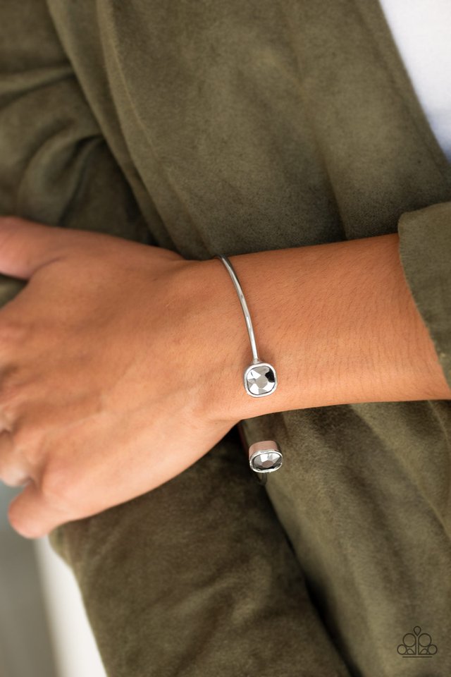 Paparazzi ♥ Totally Traditional - Silver ♥ Bracelet