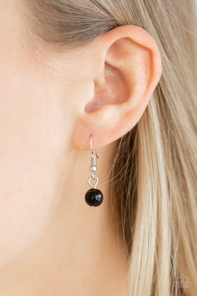 Paparazzi ♥ Collectively Carefree - Black ♥ Necklace
