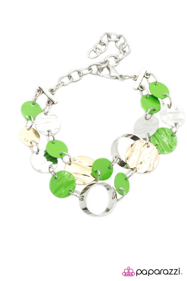 Paparazzi ♥ Without A Care In the World - Green ♥ Bracelet