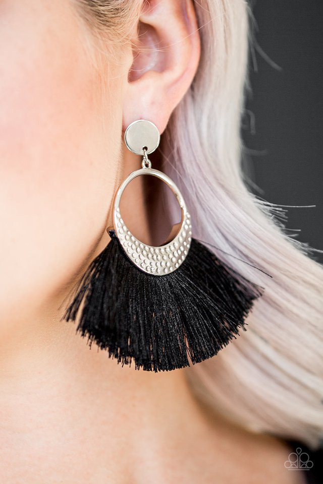 Paparazzi ♥ Spartan Spirit - Black ♥ Post Earrings
