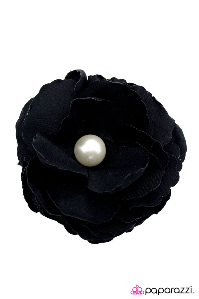 Paparazzi ♥ Timelessly Towering - Black ♥ Hair Clip