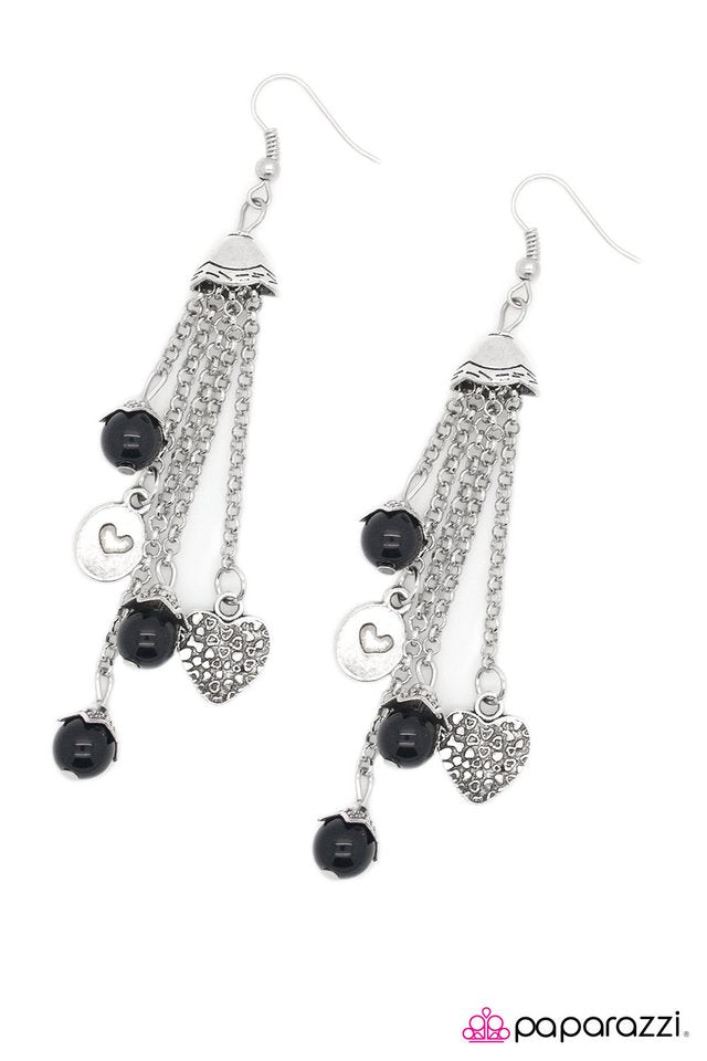 Paparazzi ♥ Falling From Grace - Black ♥ Earrings