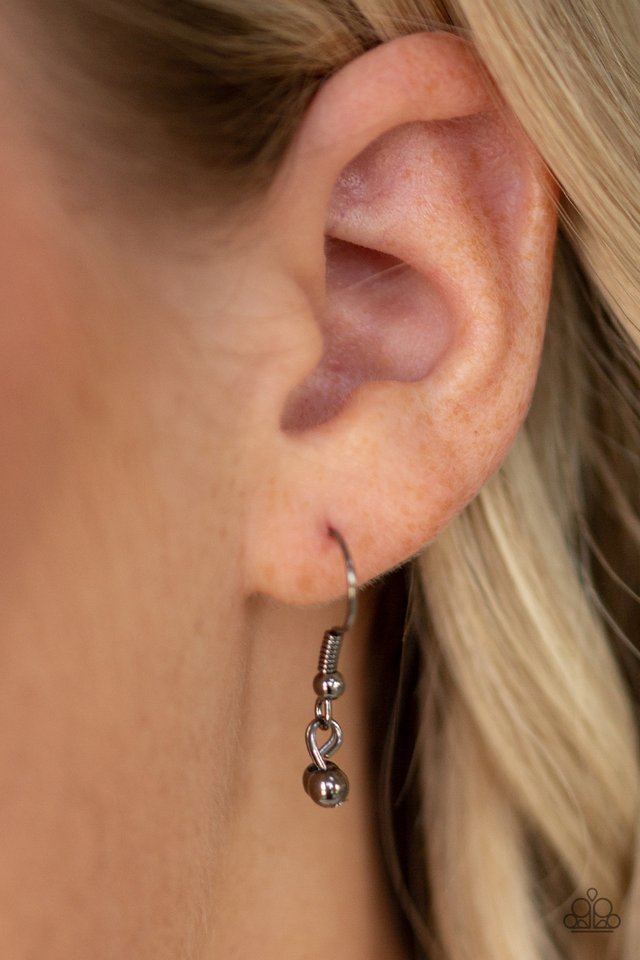 Paparazzi ♥ Keep Your Eye On The Pendulum - Black ♥ Necklace