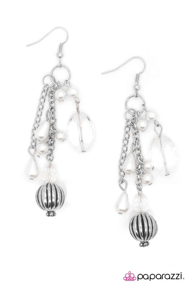 Paparazzi ♥ Suddenly Splendid - White ♥ Earrings
