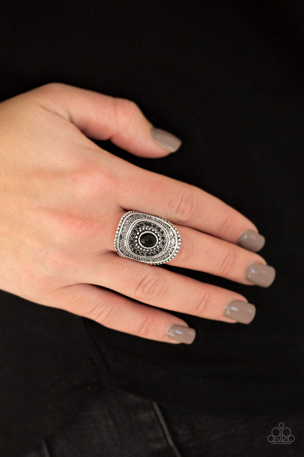 Paparazzi ♥ Adventure Venture - Black ♥ Ring