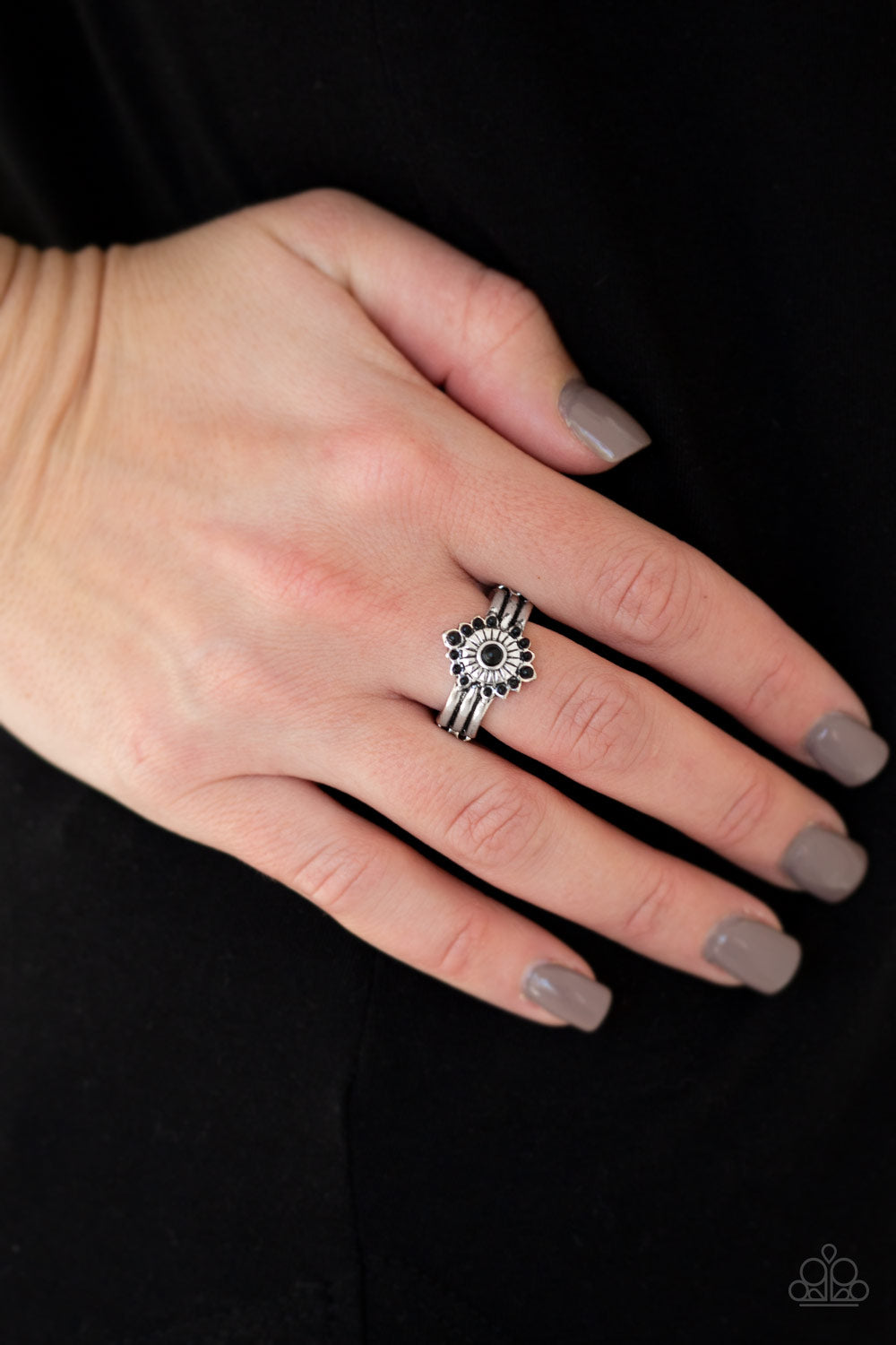 Paparazzi ♥ Rainbow Rivera - Black ♥ Ring