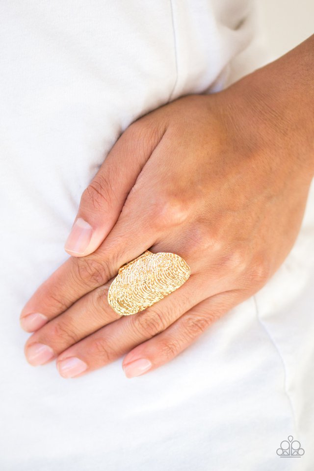 Paparazzi ♥ Record-Breaking Ripple - Gold ♥ Ring