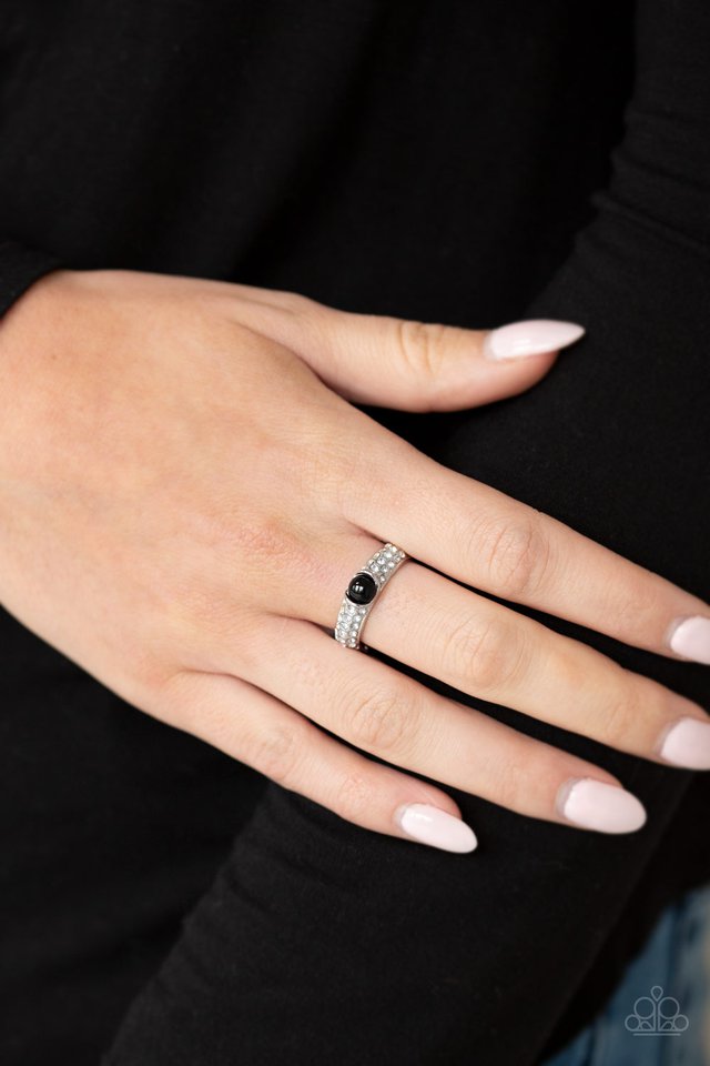 Paparazzi ♥ Brighten Your Day - Black ♥ Ring