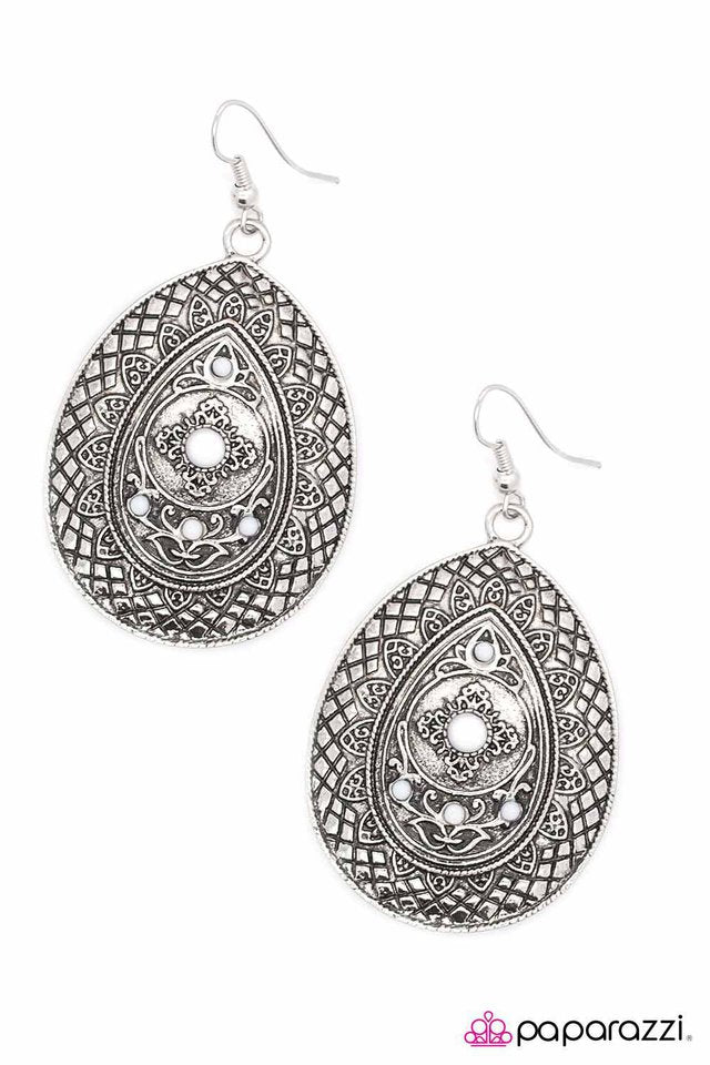 Paparazzi ♥ A Drop In the Bucket - White ♥ Earrings