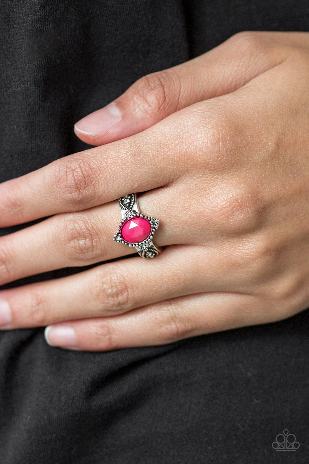 Paparazzi ♥ Pricelessly Princess - Pink ♥ Ring