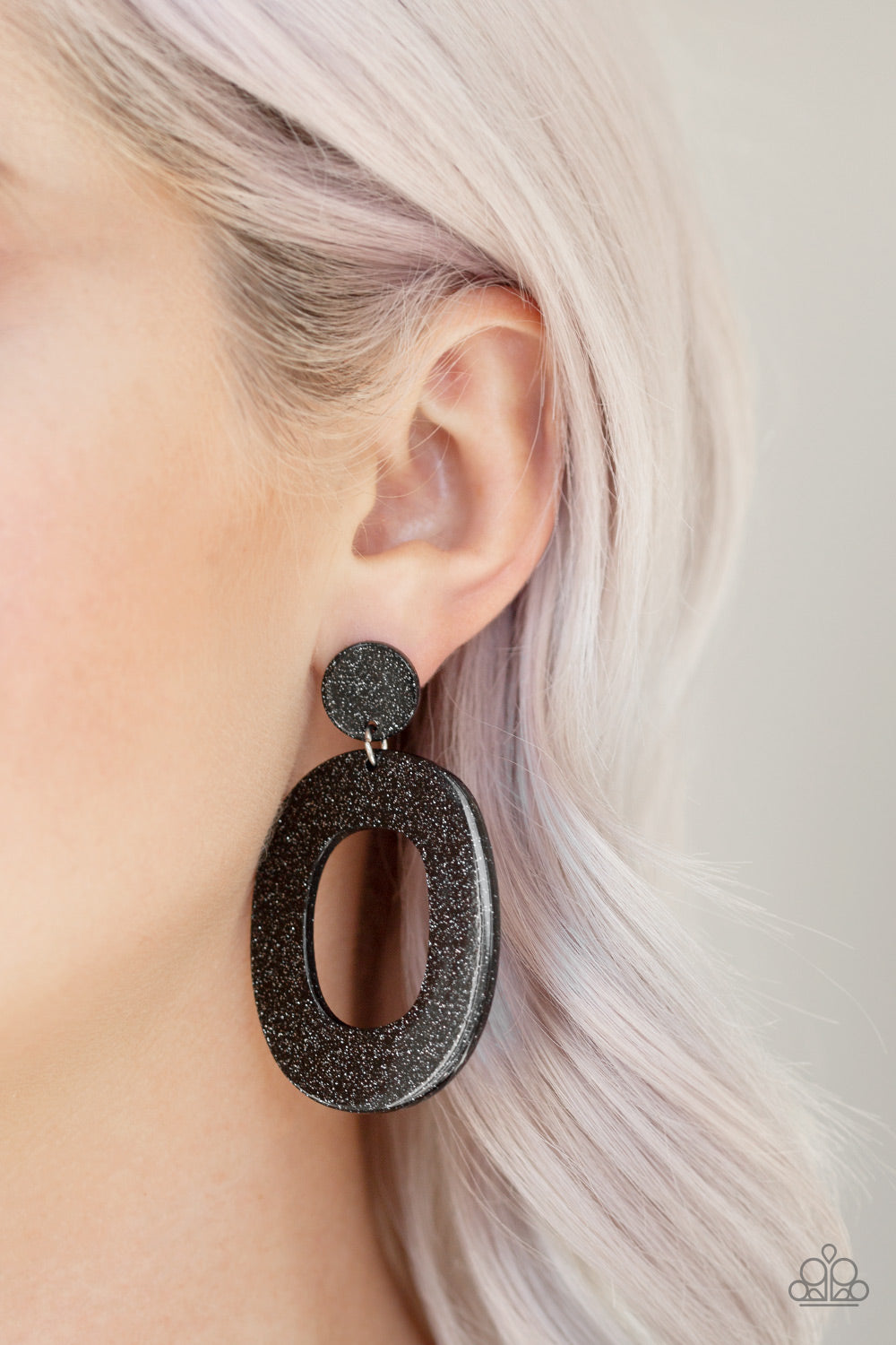 Paparazzi ♥ Miami Boulevard - Black ♥ Post Earrings