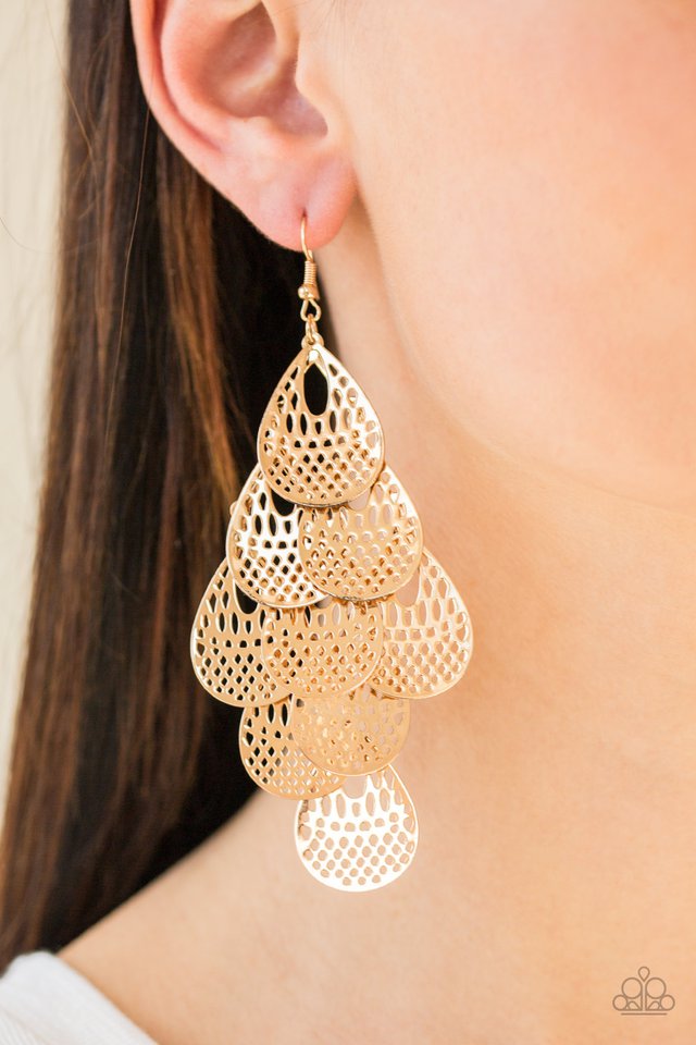 Paparazzi ♥ Lure Them In - Gold ♥ Earrings