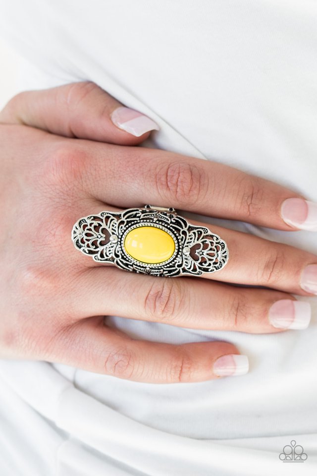 Paparazzi ♥ Flair for the Dramatic - Yellow ♥ Ring