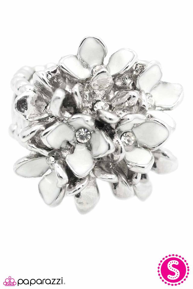 Paparazzi ♥ Floral Explosion - White ♥ Ring