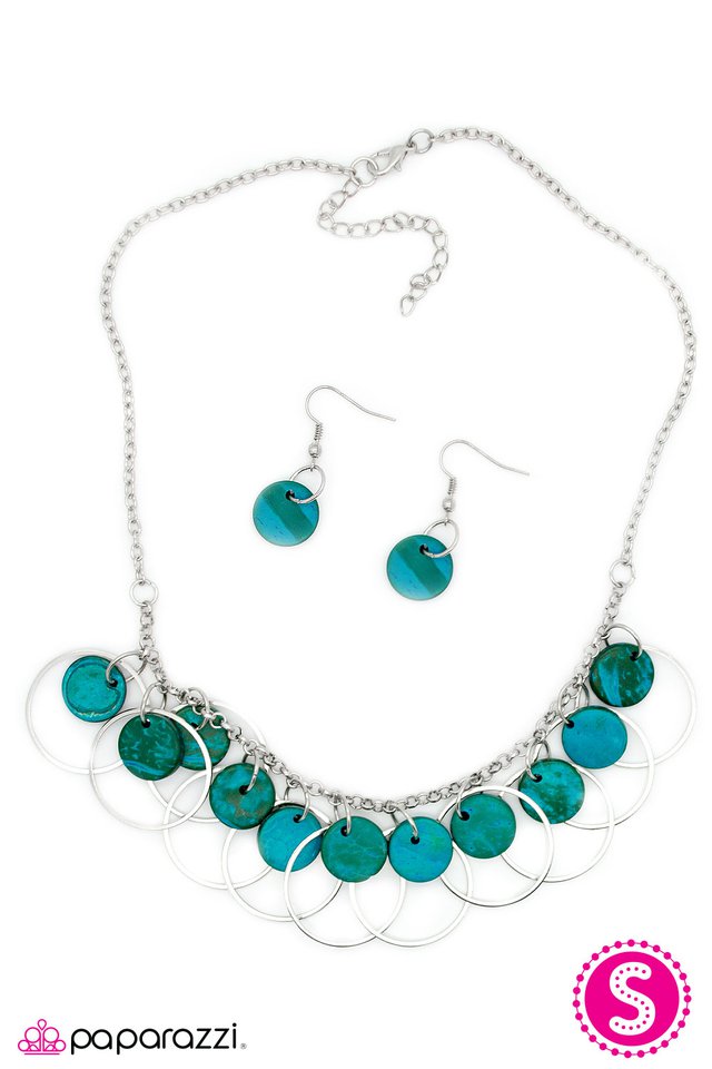 Paparazzi ♥ All Caught Up - Blue ♥ Necklace