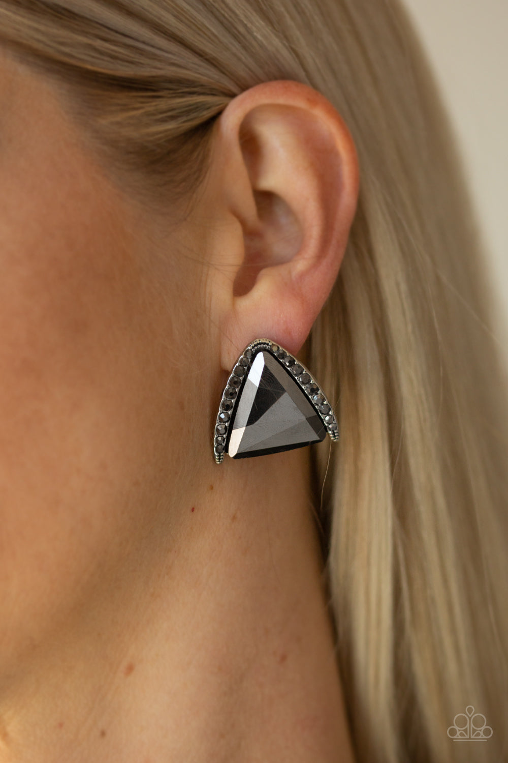 Paparazzi ♥ Exalted Elegance - Silver ♥ Post Earrings