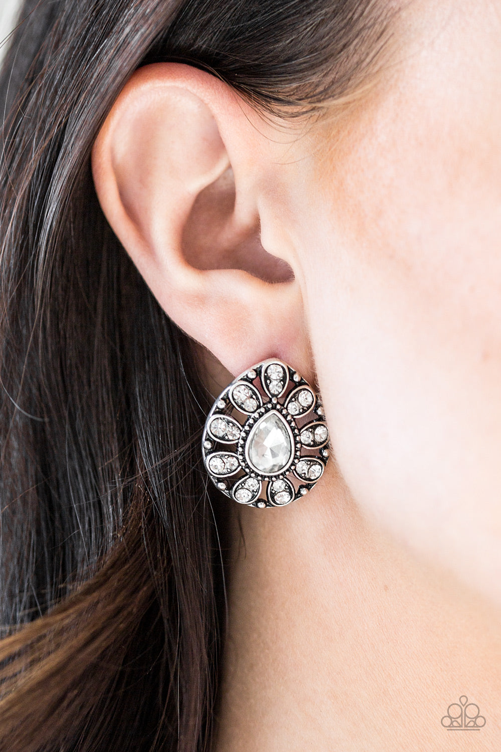 Paparazzi ♥ Treasure Retreat - White ♥ Post Earrings