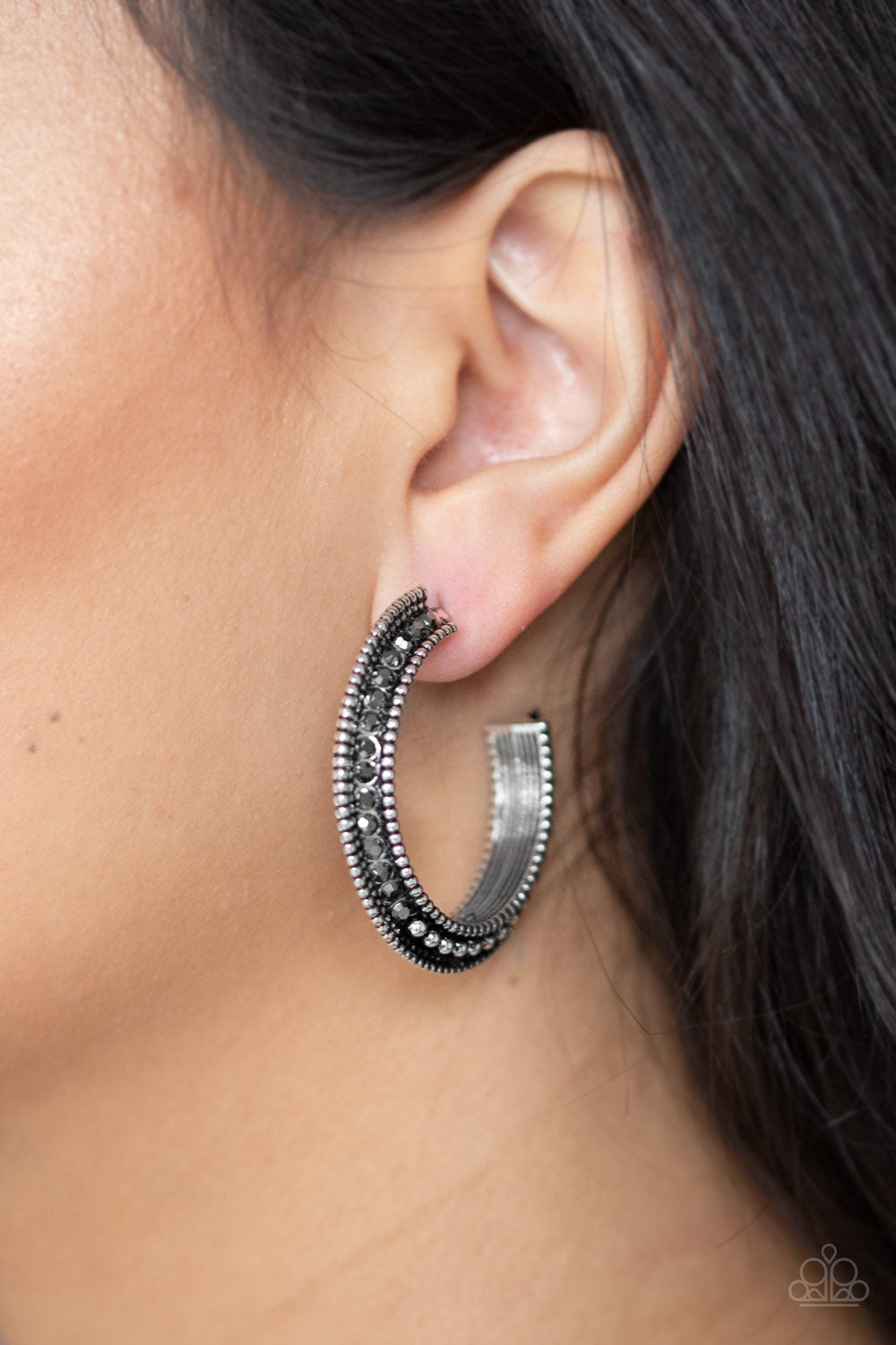 Paparazzi ♥ Retro Reverberation - Silver ♥ Earrings